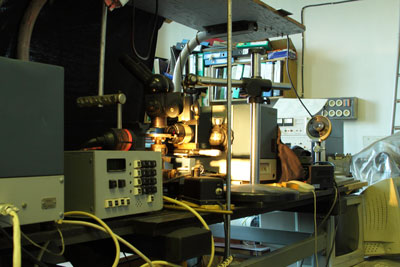 Установка спектрального анализа излучения микроскопических объектов с применением счета фотонов и цифровой обработкой сигналов