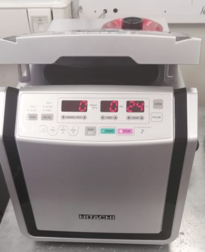 Центрифуга настольная с охлаждением Himac CT 15RE, HITACHI